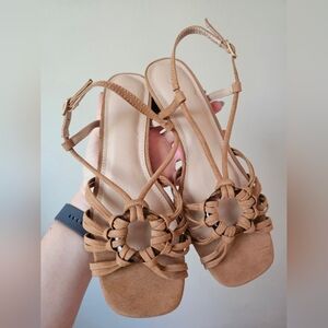 New Womens Tan Woven Circle Strappy Kitten Heels